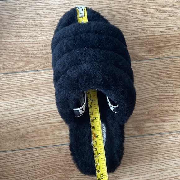 Ugg slippers - Picture 8 of 10